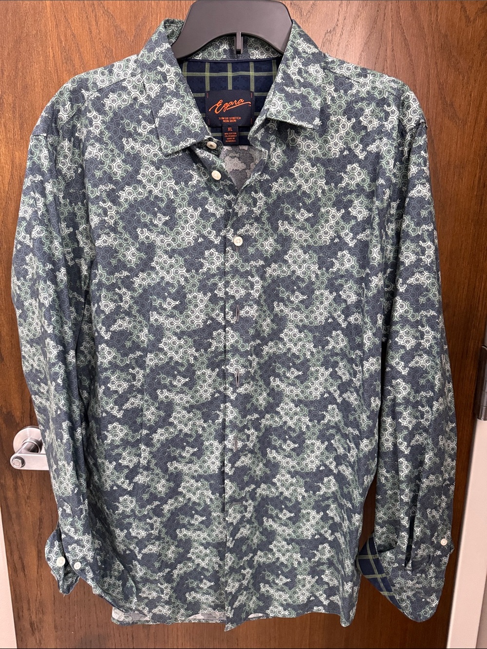 Egara Men's Long-Sleeve Button-Down Shirt in Green and Blue Pattern